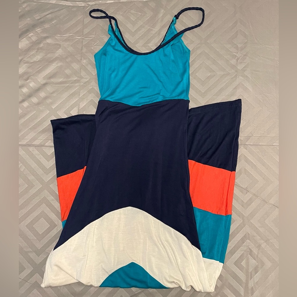 Small Colorblock Maxi Dress - Picture 3 of 6